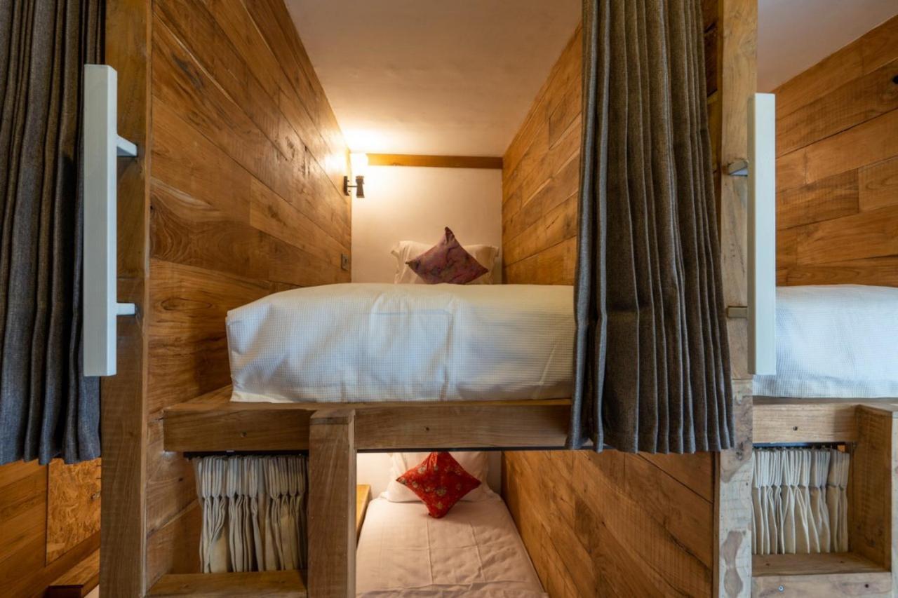Good Cheer Hostel レンボンガン島 エクステリア 写真