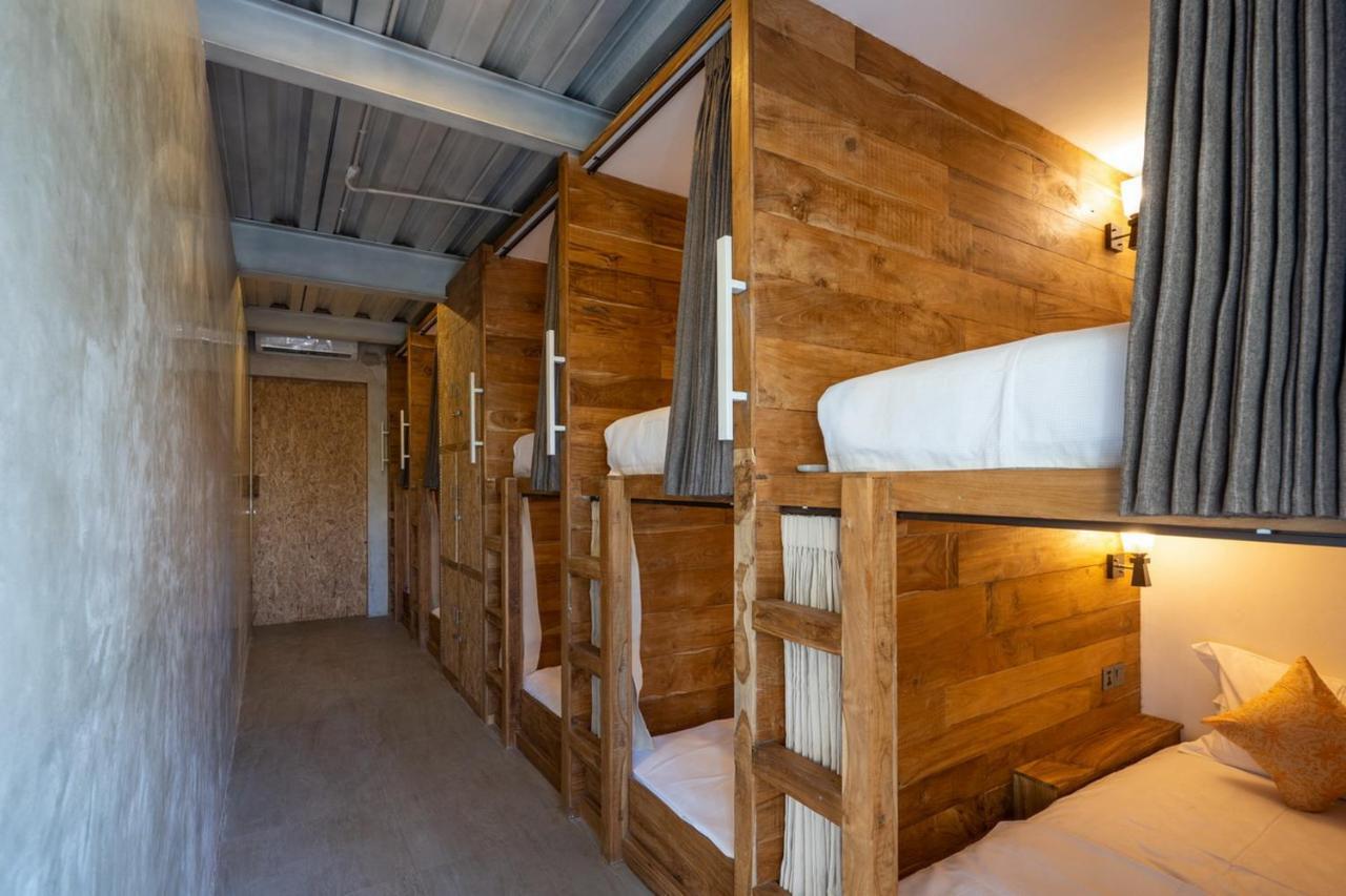 Good Cheer Hostel レンボンガン島 エクステリア 写真